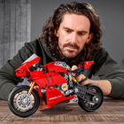 Zestaw klocków LEGO Technic Ducati Panigale V4 R 0 646 elementów (42107) - obraz 3