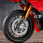 Zestaw klocków LEGO Technic Ducati Panigale V4 R 0 646 elementów (42107) - obraz 7