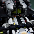 Zestaw klocków LEGO Technic Peugeot 9X8 24H Le Mans Hybrid Hypercar 1775 elementów (42156) - obraz 4