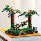 Zestaw klocków LEGO Star Wars Diorama: Pościg na ścigaczu przez Endor 608 elementów (75353) - obraz 5