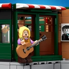 Zestaw LEGO Ideas Centralna kawiarnia 1070 elementów (21319) - obraz 7
