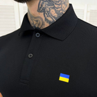 Мужское плотное Поло с принтом "Флаг Украины" / Футболка приталенного кроя черная размер XL - изображение 3