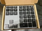 Тонкая беспроводная алюминиевая цифровая клавиатура 2в1 BOW с Bluetooth для Mac, Windows 35 клавиш аккумуляторная перезаряжающая Gray - изображение 9