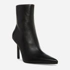 Botki damskie skórzane na szpilce Steve Madden Iyanna Bootie SM11002278-017 39 24.6 cm Czarne (8720236880031) - obraz 2