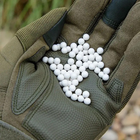 Страйкбольные шарики пульки 6 мм 0,12 г - 2000 шт. BB King Белого цвета для пневматического оружия - изображение 1