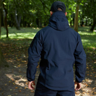 Влагозащищенная Мужская куртка Softshell / Верхняя одежда с анатомическим покроем темно-синяя размер 3XL - изображение 3