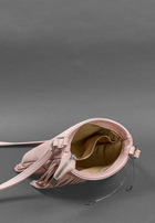 Кожаная женская сумка с бахромой мини-кроссбоди розовая - изображение 6
