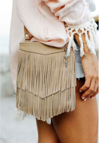 Шкіряна жіноча сумка з бахромою міні-кроссбоді бежева - зображення 5