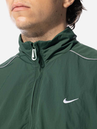 Kurtka wiatrówka męska sportowa Nike Sportswear Solo Swoosh Woven Tracksuit Jacket "Fir" FB8622-323 M Zielona (196607424162) - obraz 3