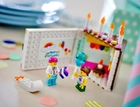 Zestaw klocków LEGO Tort urodzinowy 211 elementów (40641) - obraz 4