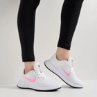 Жіночі кросівки для бігу Nike Revolution 6 Next Nature DC3729-103 38 Білі (196153724211) - зображення 2