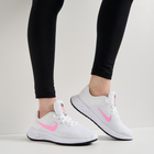 Buty do biegania damskie po asfalcie Nike Revolution 6 Next Nature DC3729-103 40 Białe (196153724242) - obraz 2