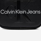 Сумка крос-боді через плече жіноча Calvin Klein Jeans K60K610275-BDS Чорна (8719856830458) - зображення 4