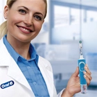 Електрична зубна щітка Oral-B Kids Frozen 2 + футляр (4210201309987) - зображення 9