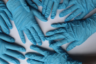 Перчатки смотровые медицинские MD Fonscare нитриловые неприпудренные Размер L 100 шт Синие (6905642864345) - изображение 5