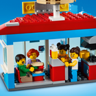 Конструктор LEGO City Міська площа 1517 деталей (60271) (5702016669039) - зображення 7