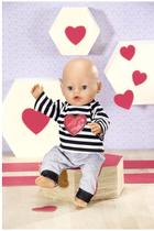 Strój sportowy Zapf Dolly Moda w paski serce 43 cm (4001167871249) - obraz 2