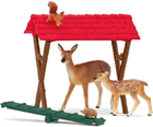 Zestaw do zabawy z figurkami Schleich Farm World Feeding The Forest Animals (4059433709420) - obraz 6