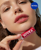 Pomadka do ust Nivea Strawberry Shine pielęgnująca 4.8 g (9005800362977) - obraz 6