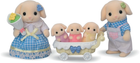 Набір фігурок Sylvanian Families Flora Rabbit Family з аксесуарами 5 шт (5054131057353) - зображення 2