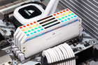 Pamięć Corsair DDR4-3200 16384MB PC4-25600 (Kit of 2x8192) Dominator Platinum RGB White (CMT16GX4M2C3200C16W) - obraz 5