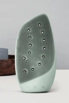 Очищающая щетка для лица GESKE Sonic Thermo Facial Brush&Face-Lifter 8в1 green