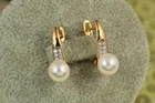 Сережки Xuping Jewelry скеля з перлиною 1,8 см золотисті