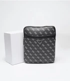 Мужской мессенджер Guess черный.