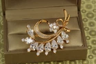 Брошь Xuping Jewelry Бриллиантовая ветвь золотистая