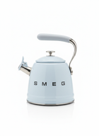 Чайник зі свистком Smeg 2,3 л блакитний WKF01CR