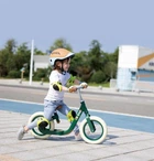 Беговел Hape Научись кататься двухколесный 12" зеленый (E1090)