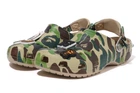 Кроксы BAPE, BAPE® X-CROCS - CLOG, унисекс (39–40) в зеленом цвете.
