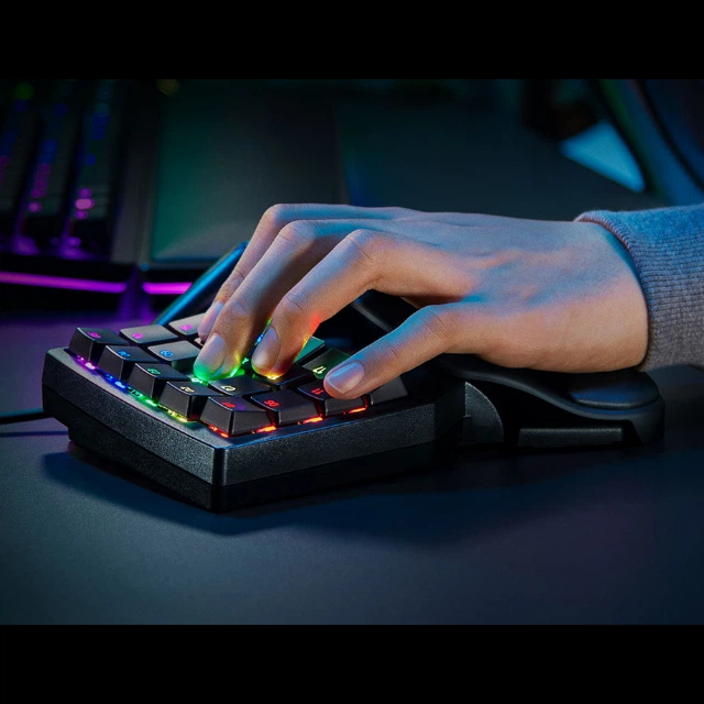 Клавиатура проводная Razer Tartarus Pro Black (RZ07-03110100-R3M1